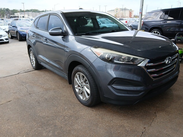 2016 Hyundai Tucson 2.0L SE FWD with Beige Seats