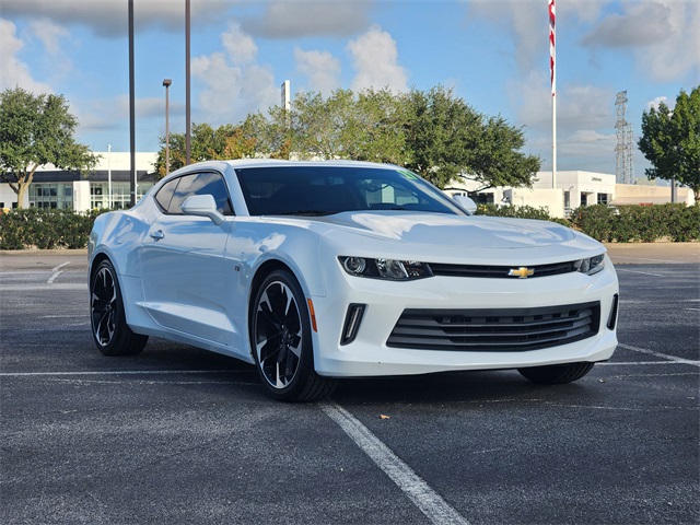 2017 Chevrolet Camaro 2LT photo 3