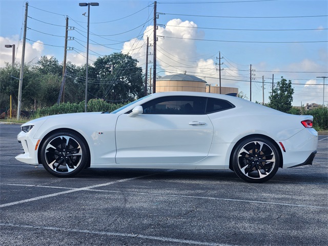 2017 Chevrolet Camaro 2LT photo 4