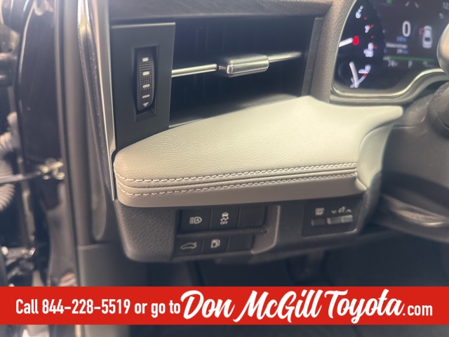 2021 Toyota Avalon XLE Brown at Ultimate Motorsports