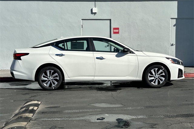 2025 Nissan Altima 2.5 S photo 2