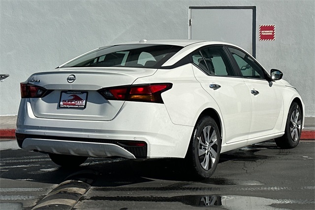 2025 Nissan Altima 2.5 S photo 3