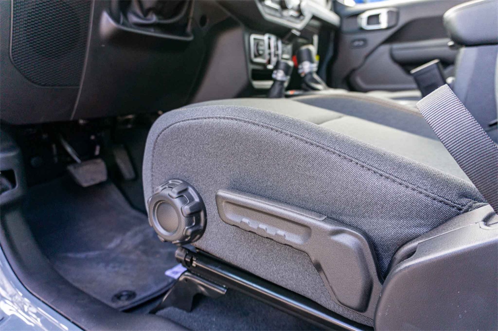 New Car 2025 Jeep Gladiator  Sport For Sale Under $40,000 In San Marcos, Texas