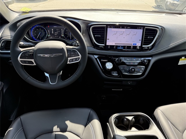 2026 Chrysler Pacifica Select White at River Oaks CDJR