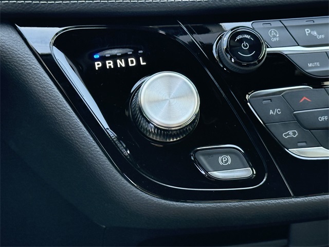 2026 Chrysler Pacifica Select White at River Oaks CDJR