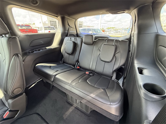 2026 Chrysler Pacifica Select White at River Oaks CDJR