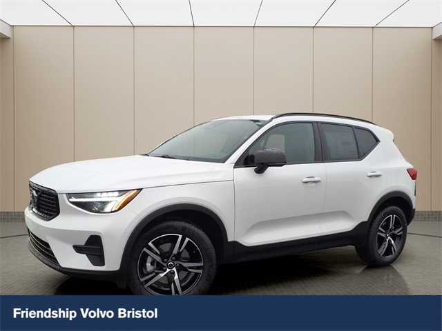2026 Volvo XC40 B5 Core AWD