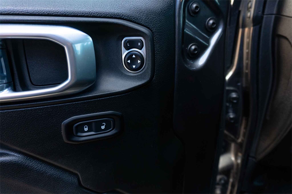 Used Car 2022 Jeep Gladiator  Mojave For Sale Under $40,000 In San Marcos, Texas