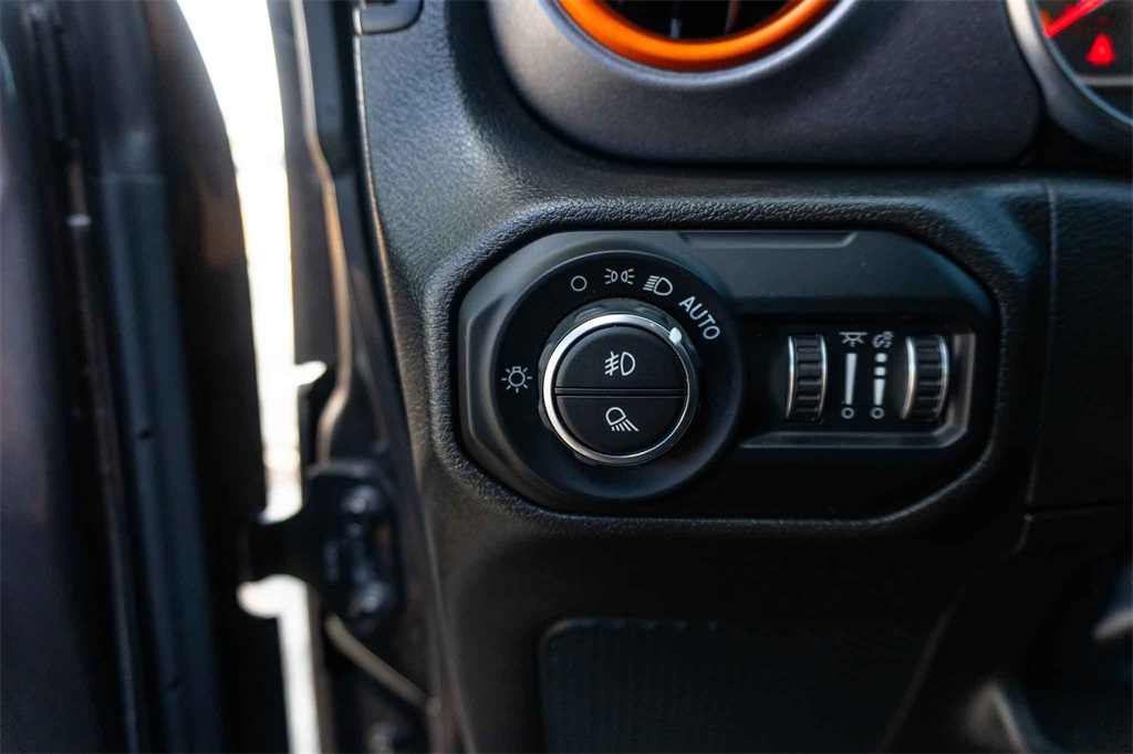 Used Car 2022 Jeep Gladiator  Mojave For Sale Under $40,000 In San Marcos, Texas