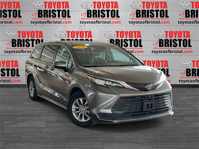2022 Toyota Sienna LE 8-Passenger FWD