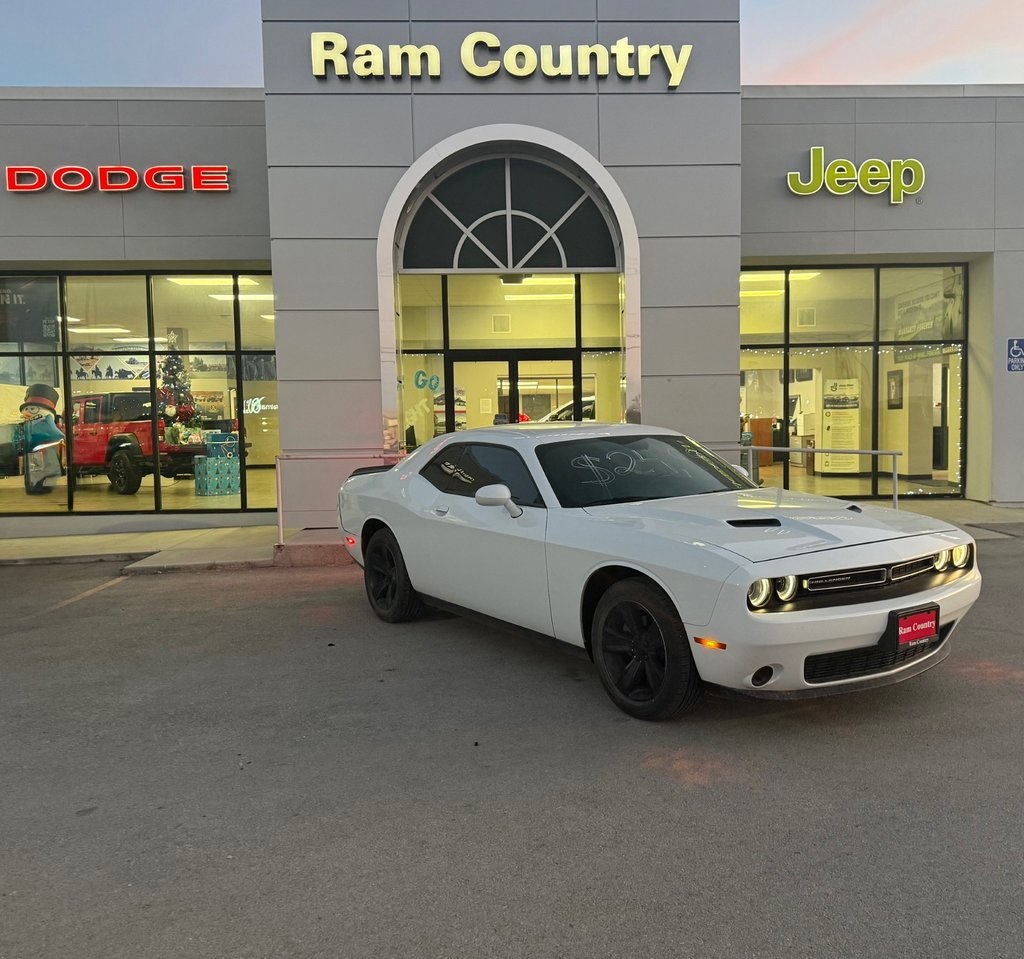 2023 Dodge Challenger SXT RWD
