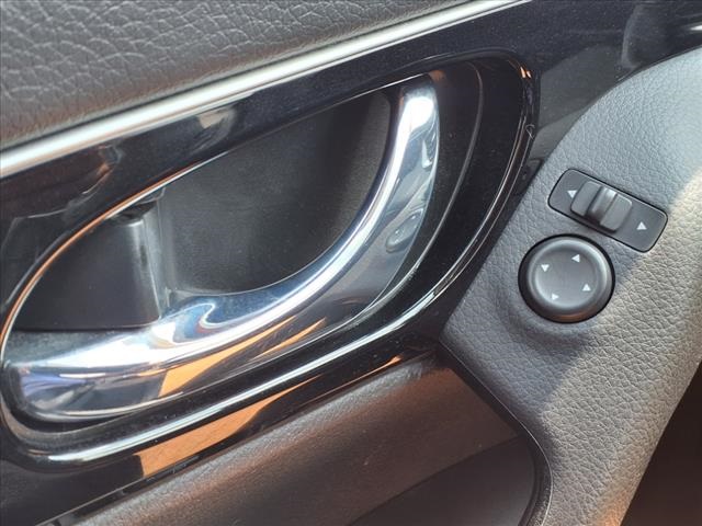 2017 Nissan Rogue Sport SL - 9