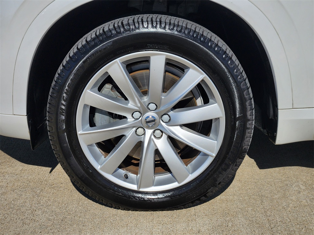 2017 Volvo XC90 T6 Momentum White at Classic Elite Chevrolet Hwy 6