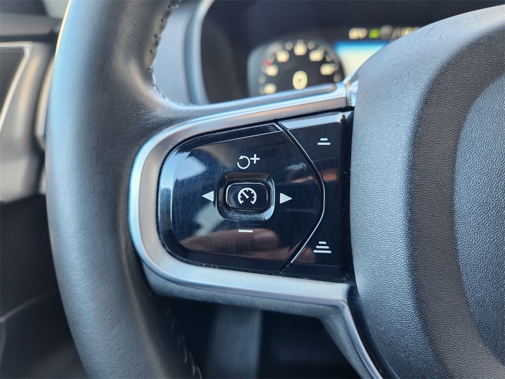 2017 Volvo XC90 T6 Momentum White at Classic Elite Chevrolet Hwy 6