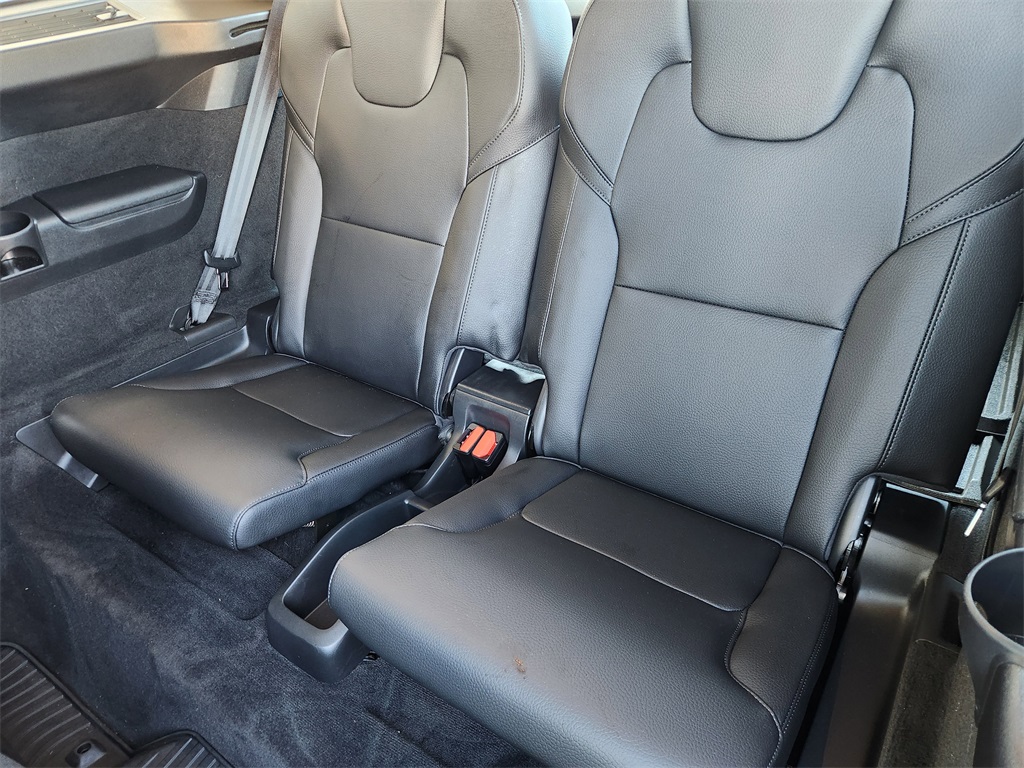 2017 Volvo XC90 T6 Momentum White at Classic Elite Chevrolet Hwy 6