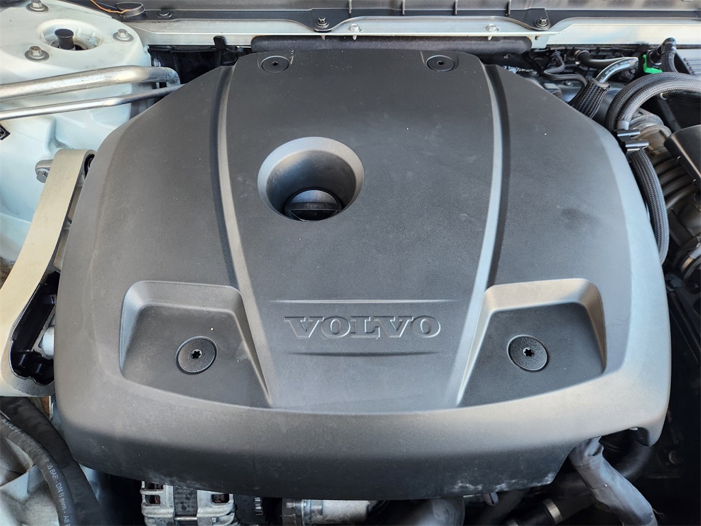 2017 Volvo XC90 T6 Momentum White at Classic Elite Chevrolet Hwy 6