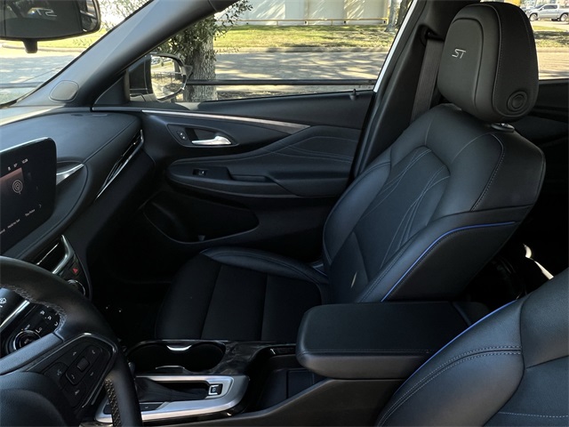 2025 Buick Envista Sport Touring White at Big Star Buick GMC