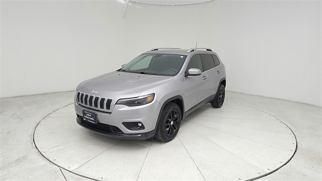 2019 Jeep Cherokee Latitude Silver at Durrett Motor Company