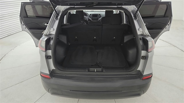 2019 Jeep Cherokee Latitude Silver at Durrett Motor Company