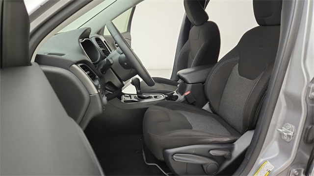 2019 Jeep Cherokee Latitude Silver at Durrett Motor Company