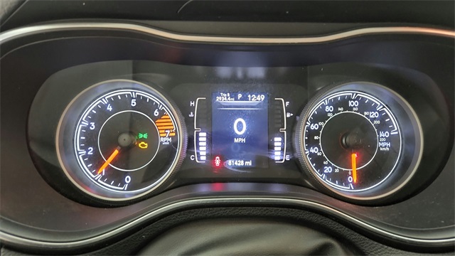 2019 Jeep Cherokee Latitude Silver at Durrett Motor Company