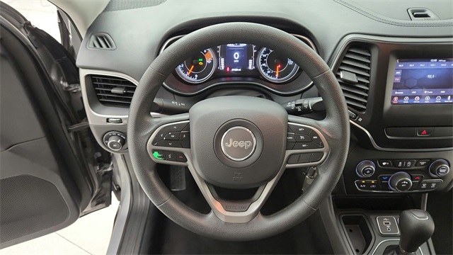 2019 Jeep Cherokee Latitude Silver at Durrett Motor Company