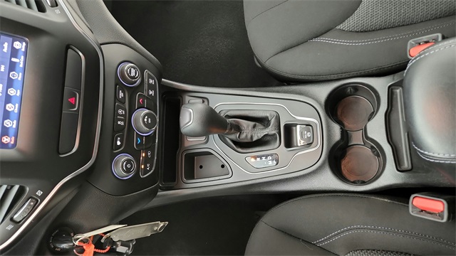 2019 Jeep Cherokee Latitude Silver at Durrett Motor Company