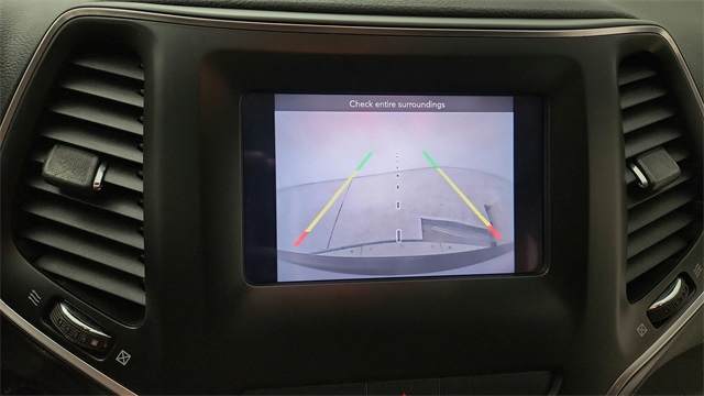 2019 Jeep Cherokee Latitude Silver at Durrett Motor Company