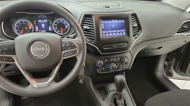 2019 Jeep Cherokee Latitude Silver at Durrett Motor Company