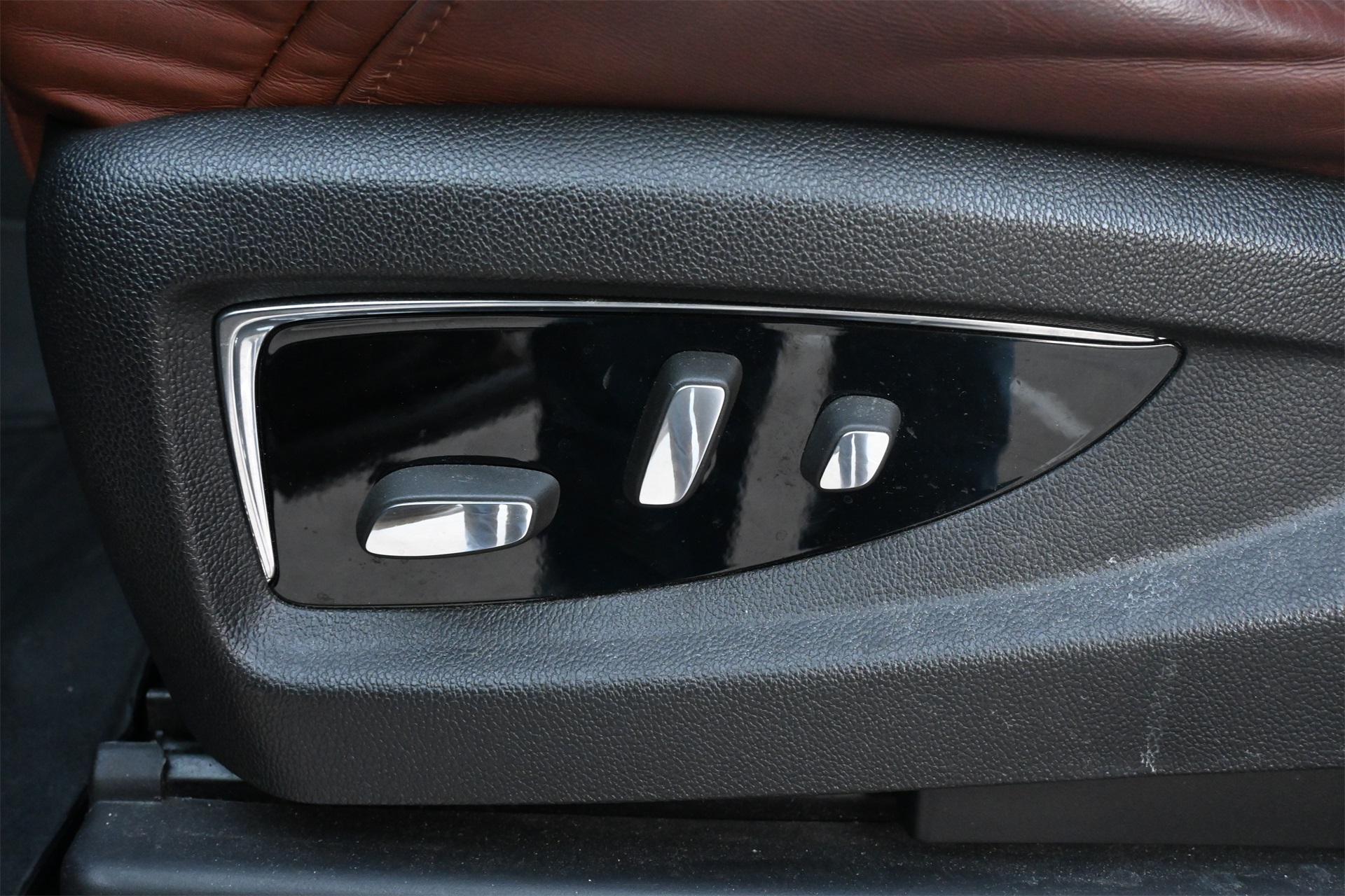 2015 Cadillac Escalade Premium Black at Ultimate Motorsports