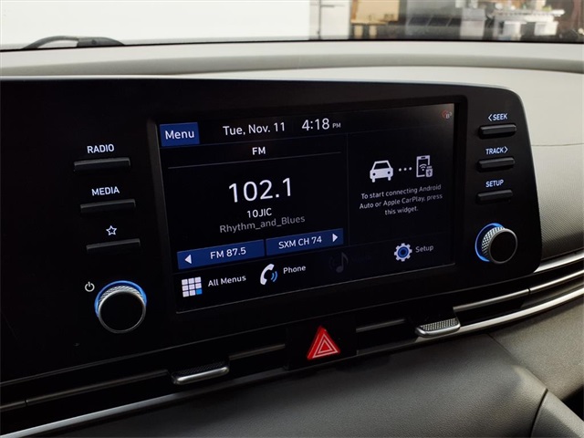 2023 Hyundai Elantra SEL - 5