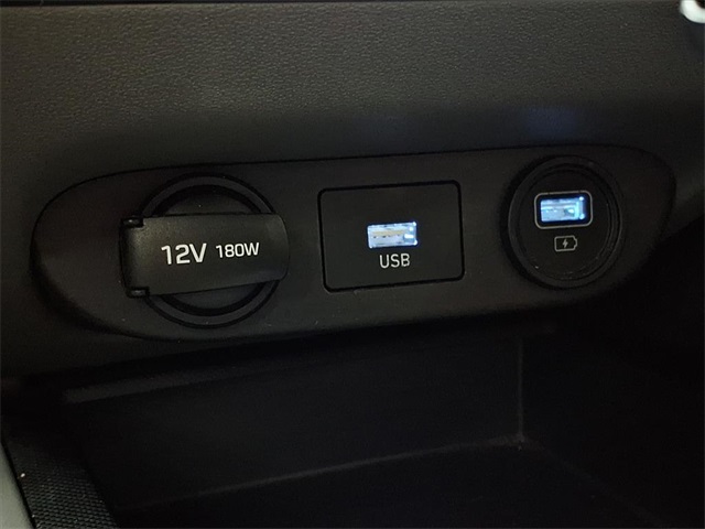 2023 Hyundai Elantra SEL - 7