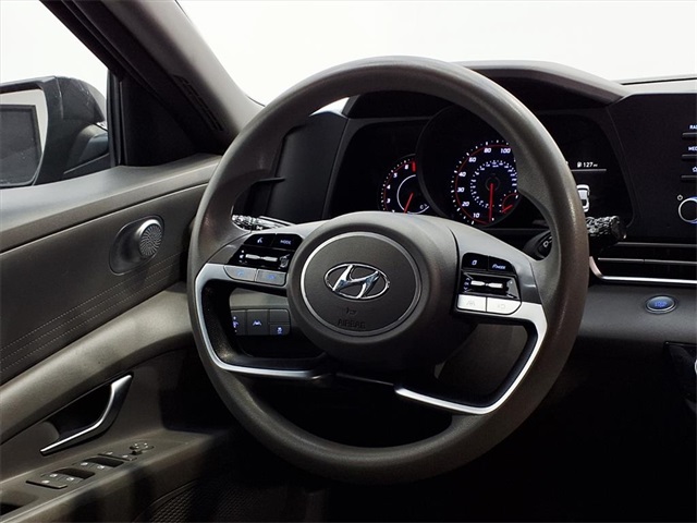 2023 Hyundai Elantra SEL - 8