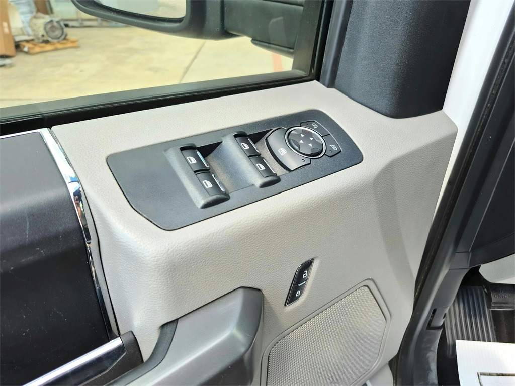 2017 Ford F-150 XLT White at Autostrade