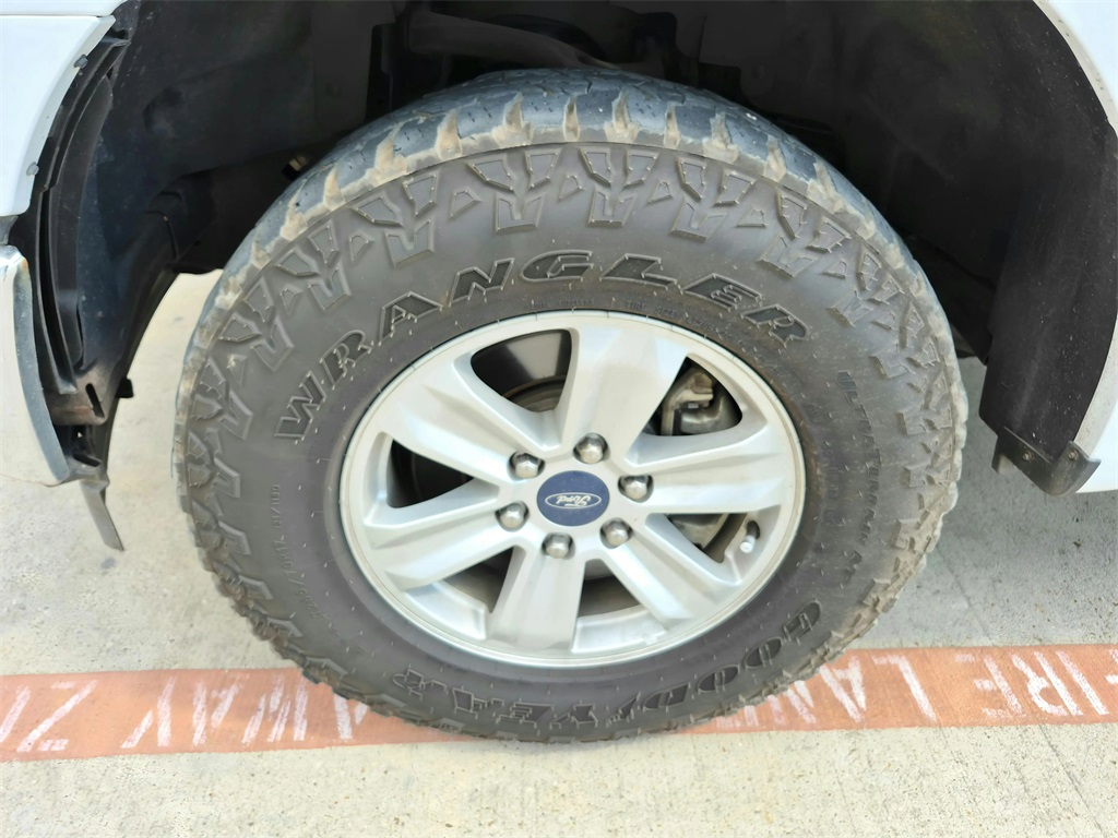 2017 Ford F-150 XLT White at Autostrade