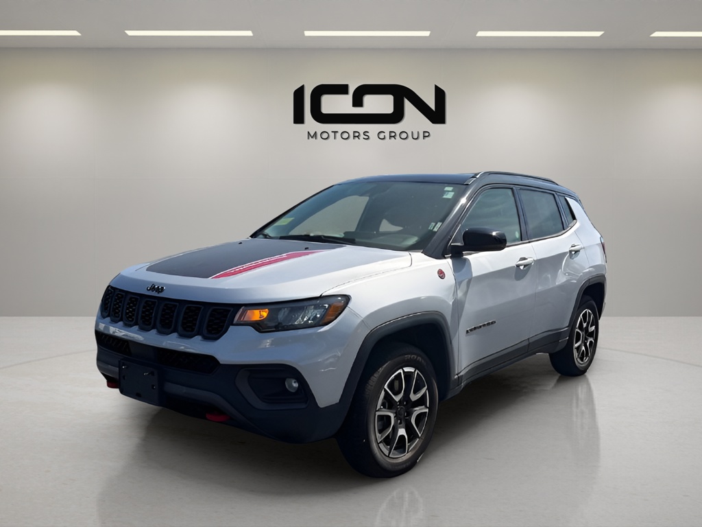 Silver Zynith Metallic Clearcoat 2025 Jeep Compass SUV / Crossover Four-Wheel Drive 8-Speed Automatic