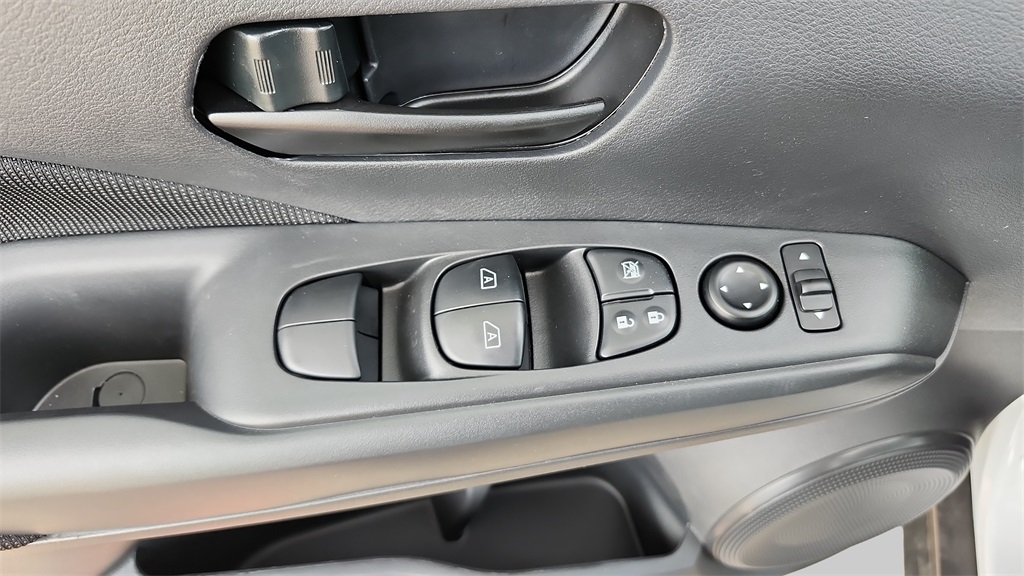 2025 Nissan Kicks Play