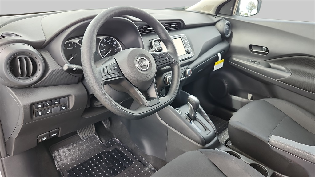 2025 Nissan Kicks Play