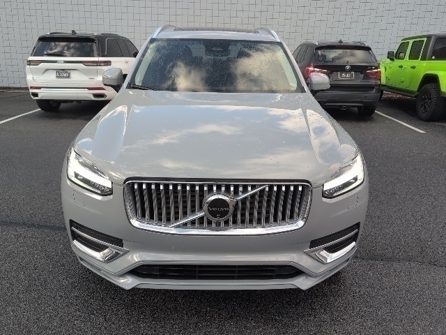 2025 Volvo XC90 B6 Plus Bright Theme 7-Passenger AWD