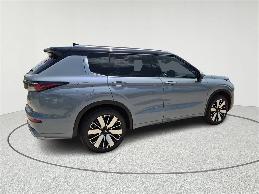 2025 Mitsubishi Outlander SEL - 4