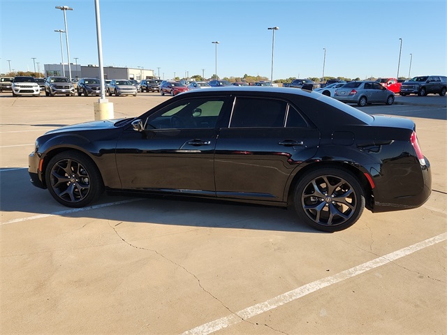 Used Car 2021 Chrysler 300  S For Sale Under $25,000 In Plainview, Texas