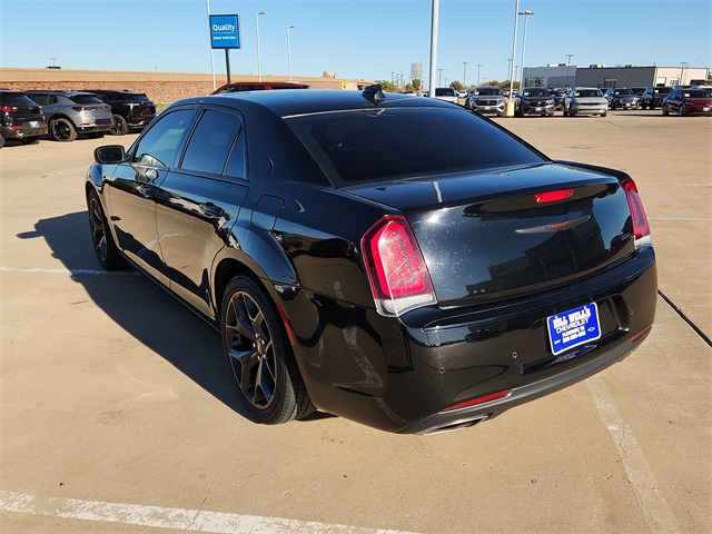 Used Car 2021 Chrysler 300  S For Sale Under $25,000 In Plainview, Texas