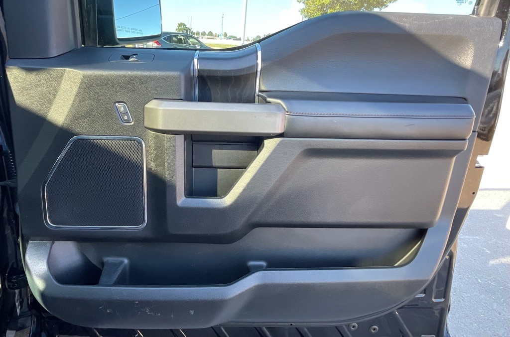 2019 Ford F-150 Platinum Black at Autostrade