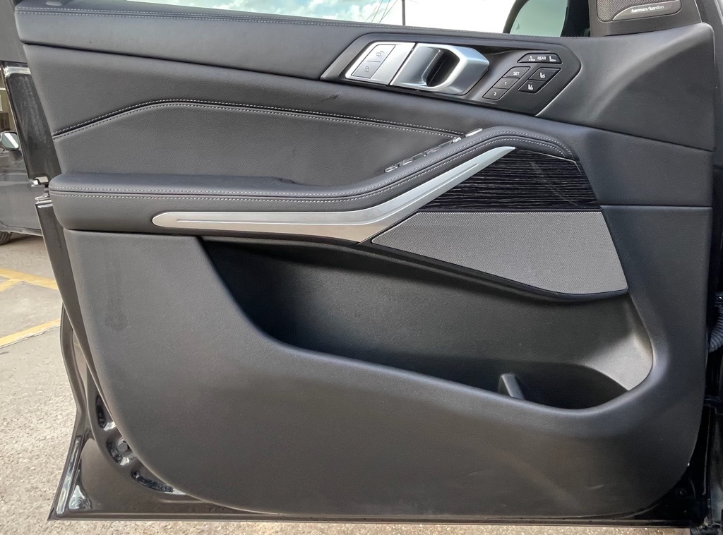 2020 BMW X7 M50i Black at Ultimate Motorsports