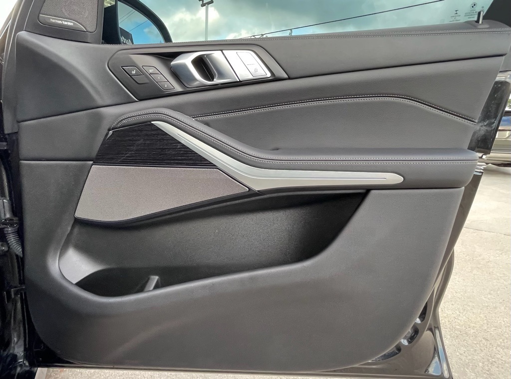 2020 BMW X7 M50i Black at Ultimate Motorsports