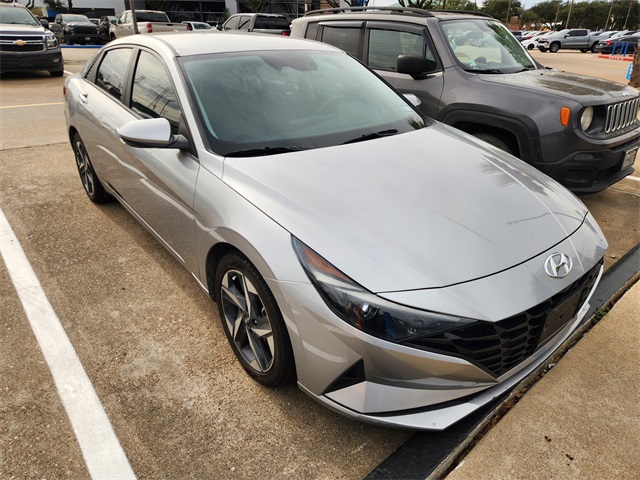 2023 Hyundai Elantra SEL FWD