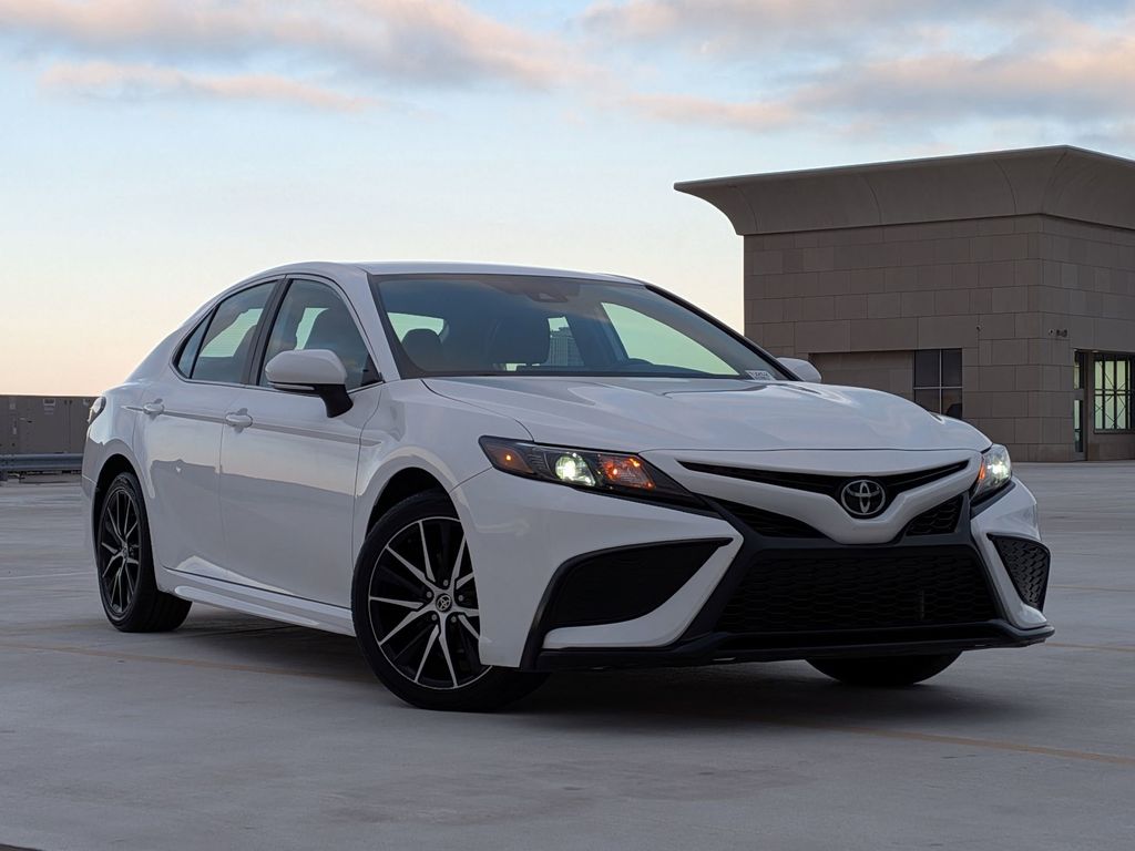 2024 Toyota Camry SE AWD