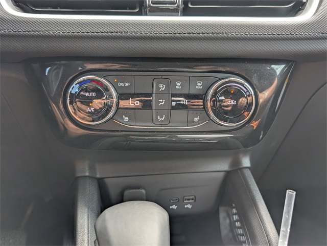 2025 Chevrolet TrailBlazer LT Green at Toyota of Victoria