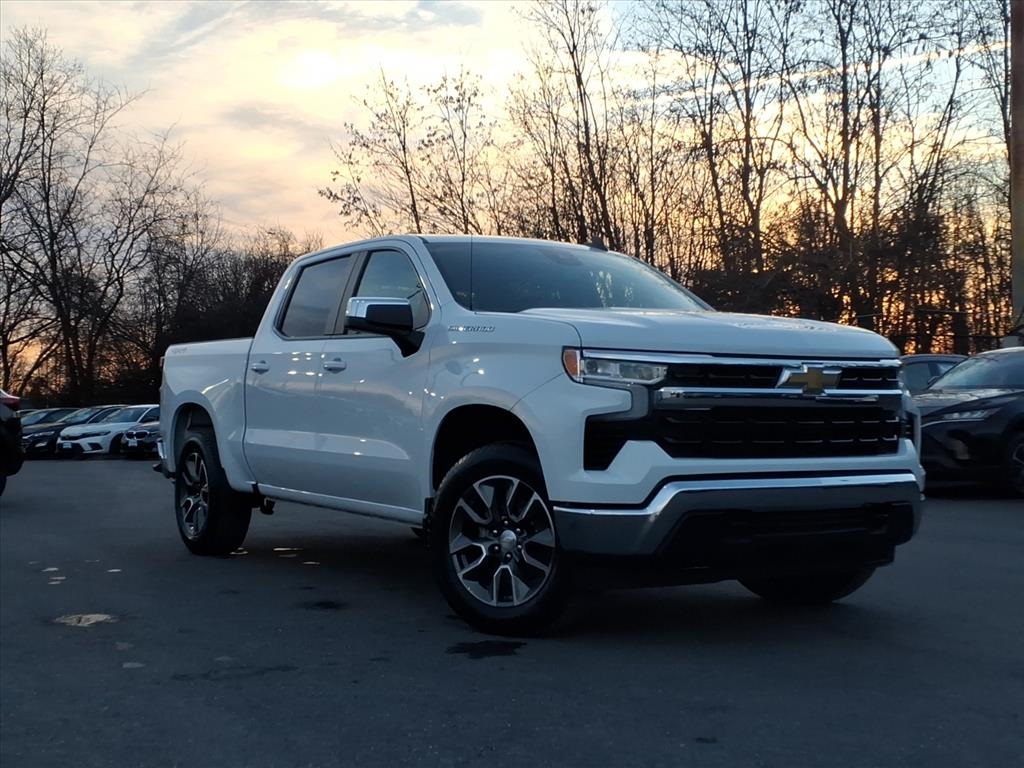 2022 Chevrolet Silverado 1500 LT Crew Cab 4WD