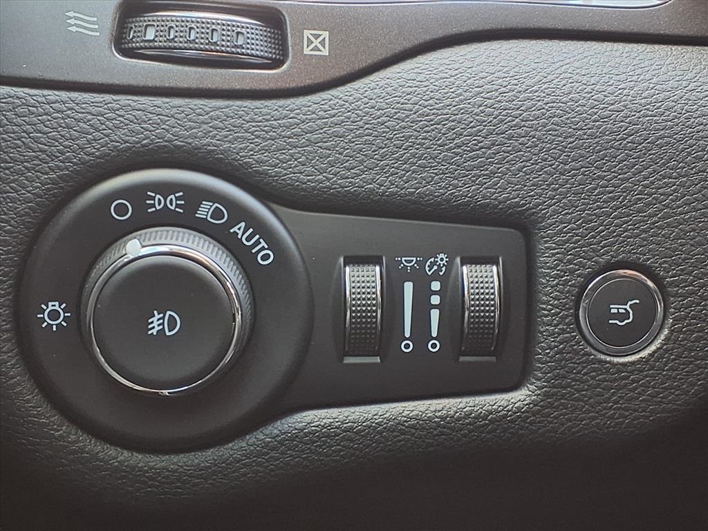 2022 Jeep Cherokee Trailhawk - 9